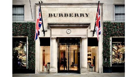 burberry l'evoluzione del marchio inglese negli anni|Burberry Heritage .